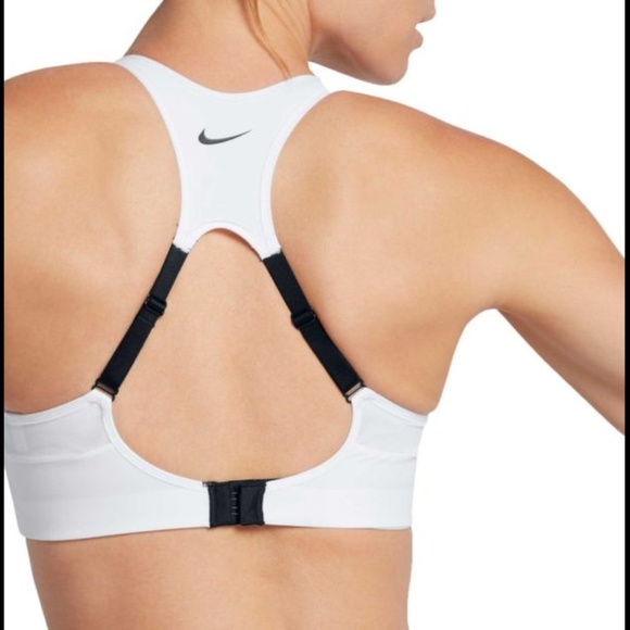 nike sports bra alpha